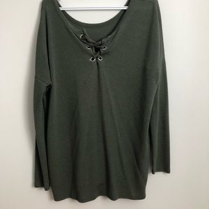 Chandail manche longue avec lacets